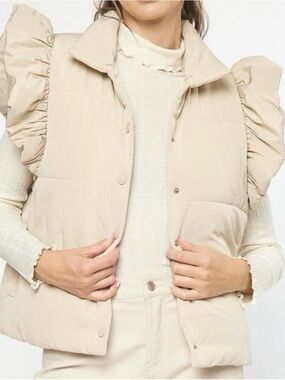 BIBI Cream Ruffle Sleeve Puffer Vest - Size L